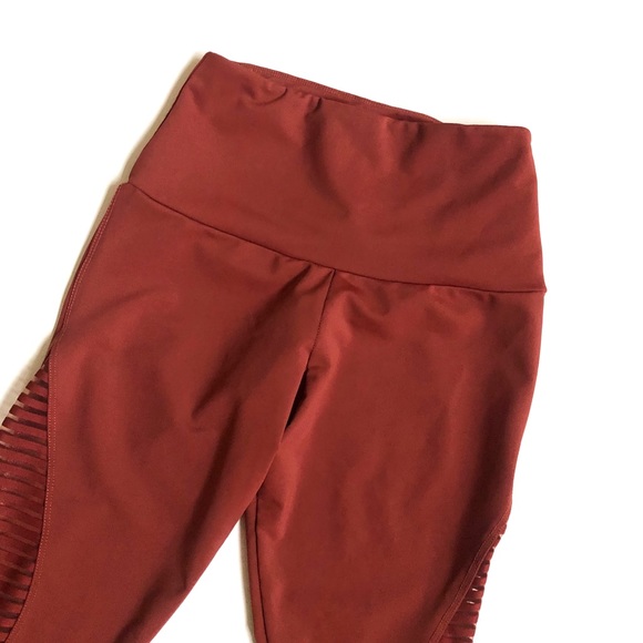 Onzie leggings with mesh inset - Picture 3 of 8